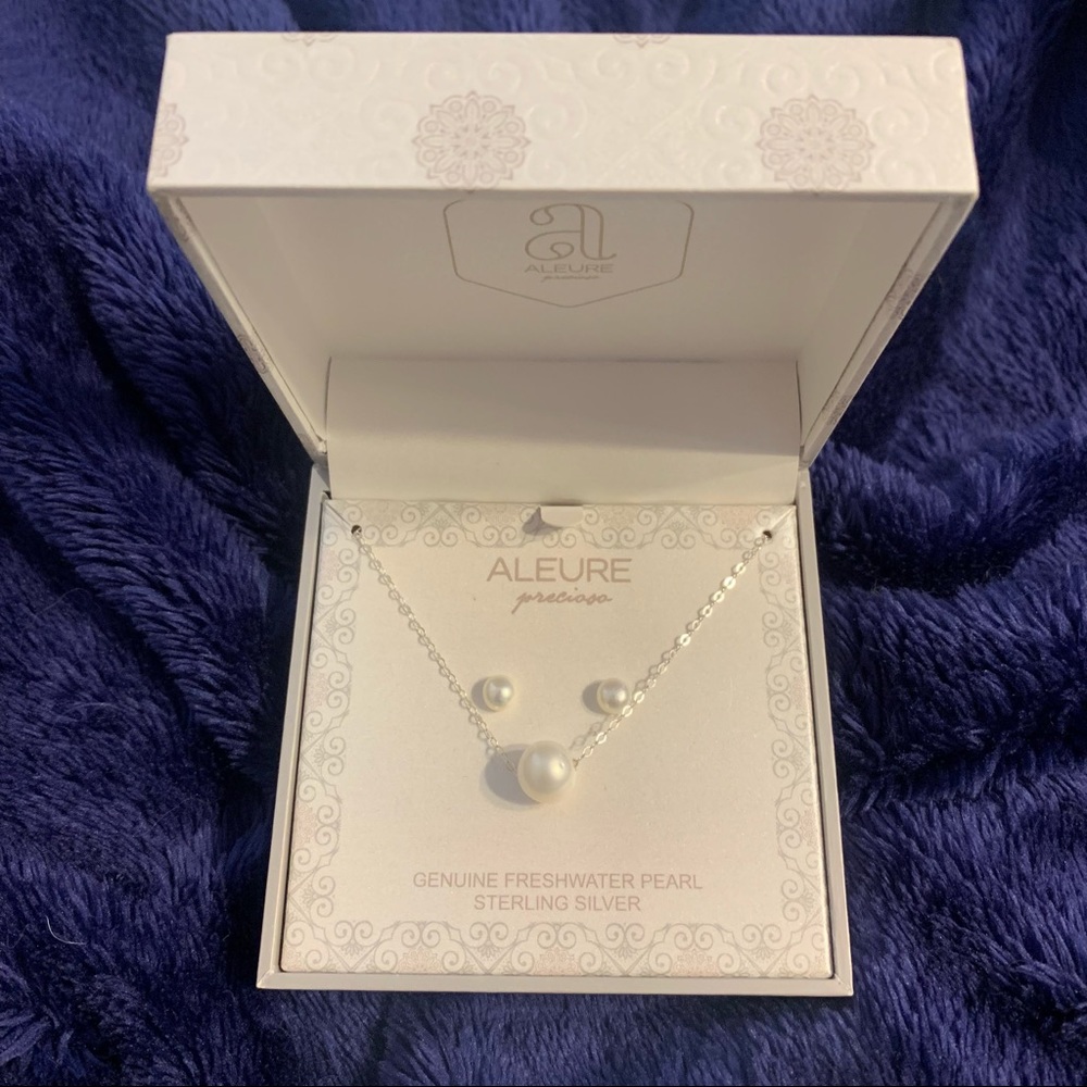 NWT Genuine Freshwater Pearl set